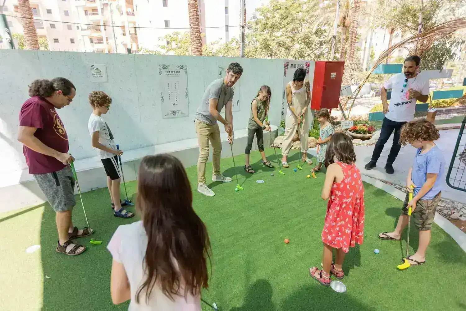 משחקים משפחתיים מומלצים, פעילות משפחתית מגבשת, גולף